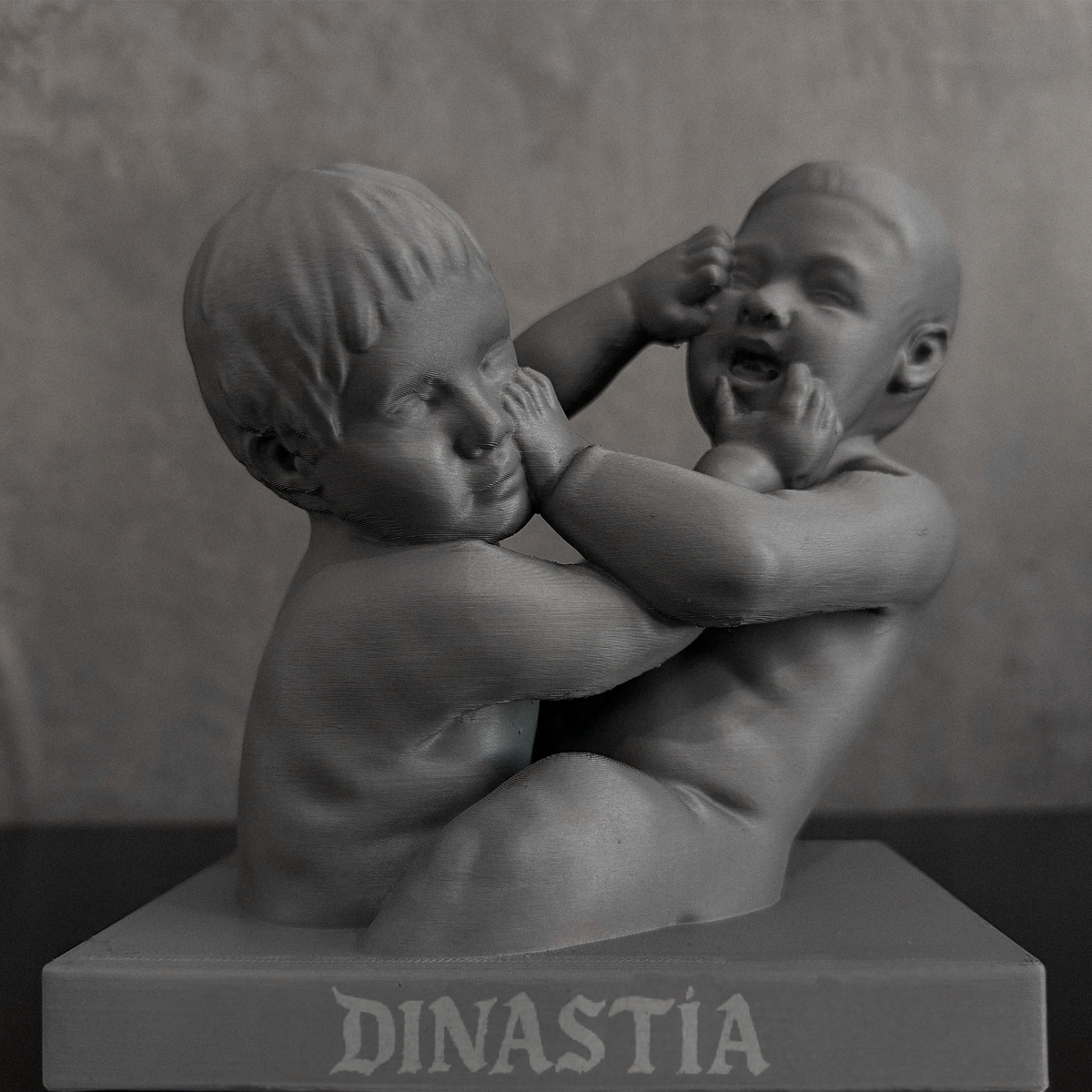 Dinastia Statue